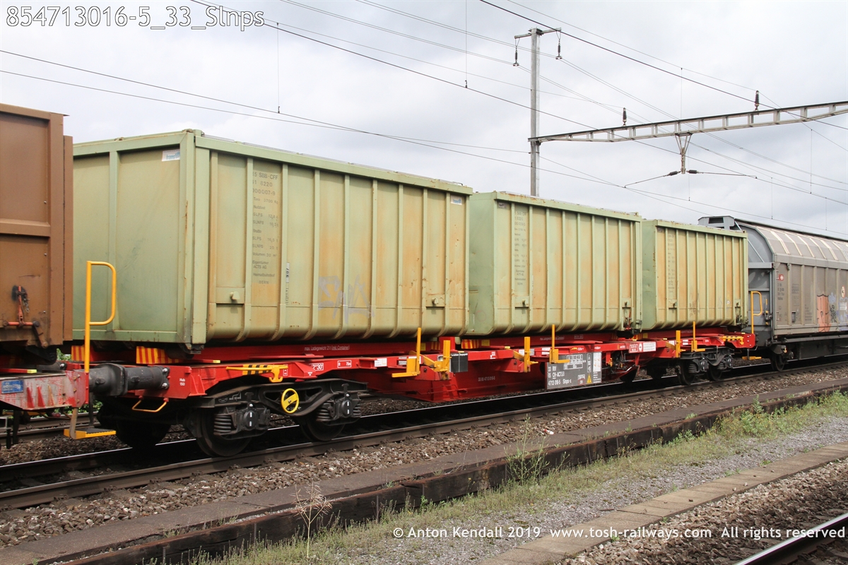 854713016-5_33_Slnps.JPG